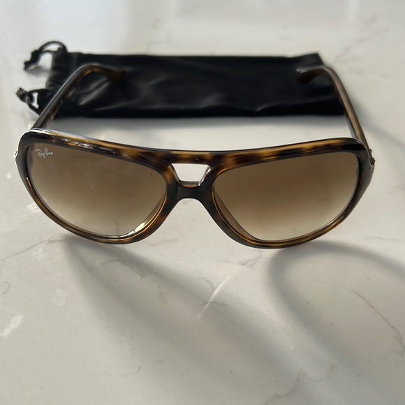 Ray-Ban Other - RayBan sunglasses NEW